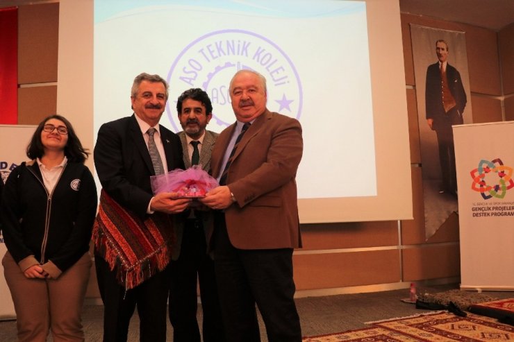 Hasan Büyükdede, ‘Kariyer Günleri’nin konuğu oldu