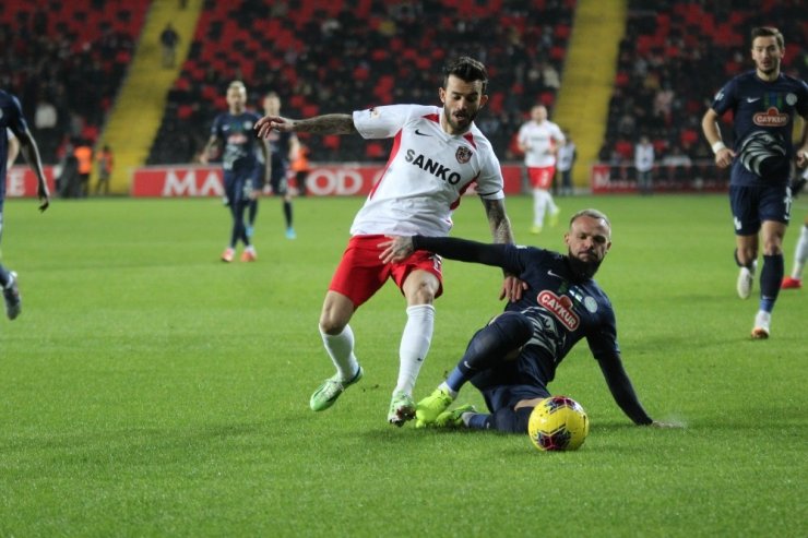Süper Lig: Gaziantep FK: 0 - Çaykur Rizespor: 0 (İlk yarı)