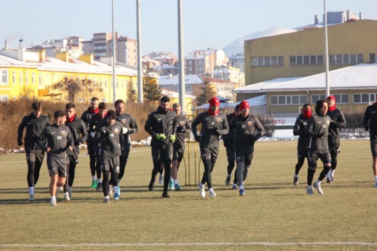 Robert Prosinecki: “Kayserispor savaşmaya devam edecek”
