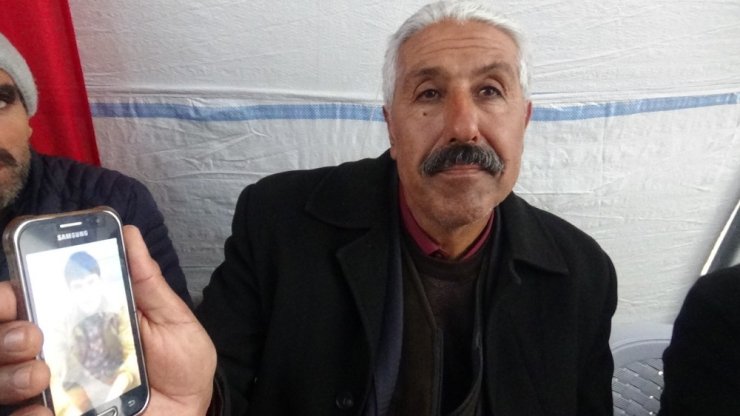 Diyarbakır’da evlat nöbeti tutan baba Melik Aslan evladına kavuştu