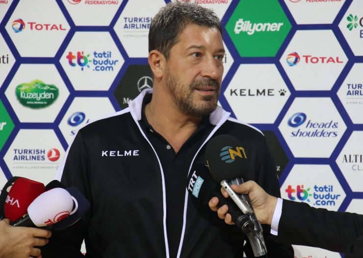 A Milli Basketbol Antrenörü Sarıca: “Elimizdeki kadroyla kazanmak istiyoruz”