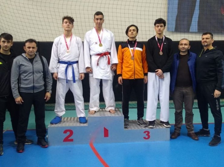 Ispartalı karateciler final vizesini aldılar