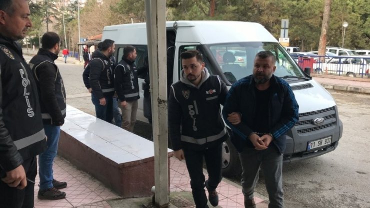 Organize suç örgütüne operasyonunda 2 tutuklama