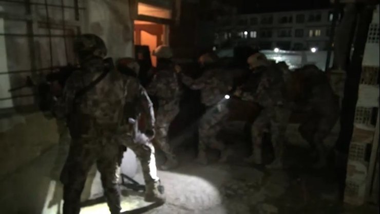 Bursa’daki DEAŞ operasyonu saniye saniye kameraya yansıdı...