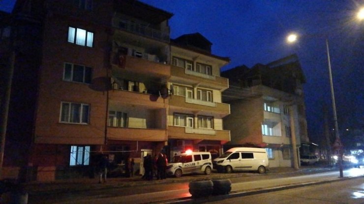 Kokular geldi, evinde ölü bulundu