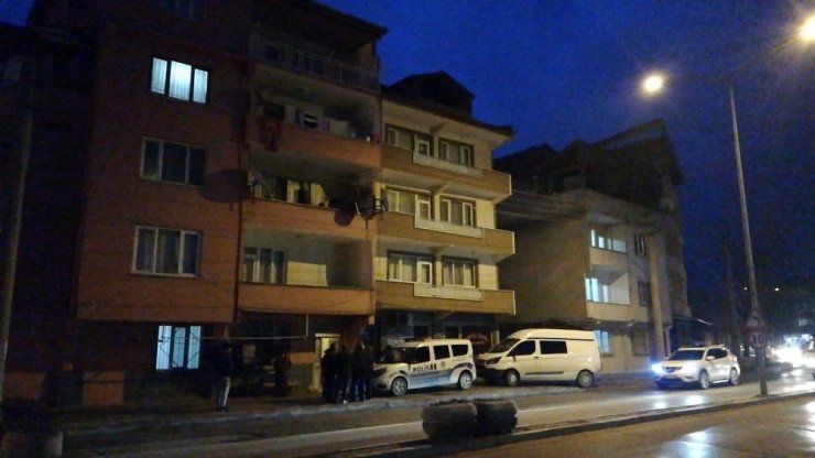 Kokular geldi, evinde ölü bulundu
