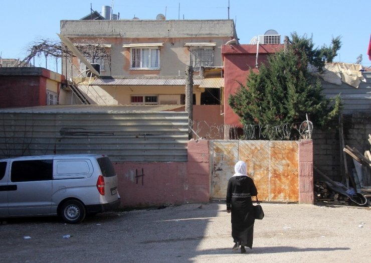 Kaçak hastanede dolap görünümlü mahzen ortaya çıktı