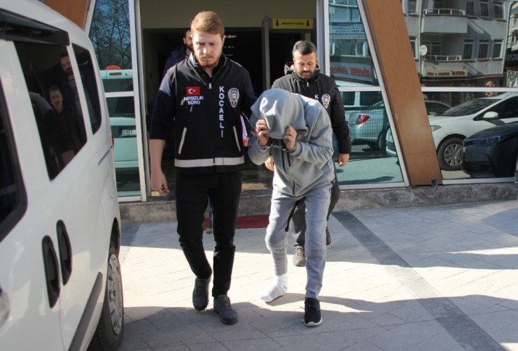 100 bin TL’lik vurgun yaptılar, adliyeye böyle sevk edildiler