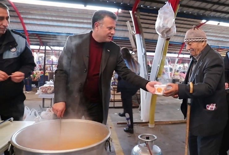 Alaşehir Belediyesinden pazarcı esnafına sıcak destek