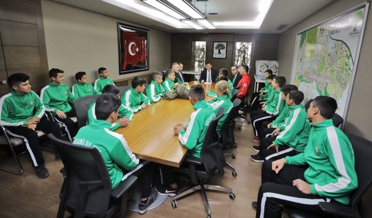 Şampiyonlar teşekkür ziyaretinde