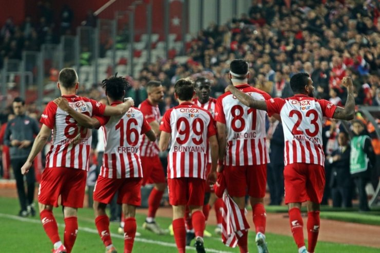 Antalyaspor 7 maç sonra evinde güldü