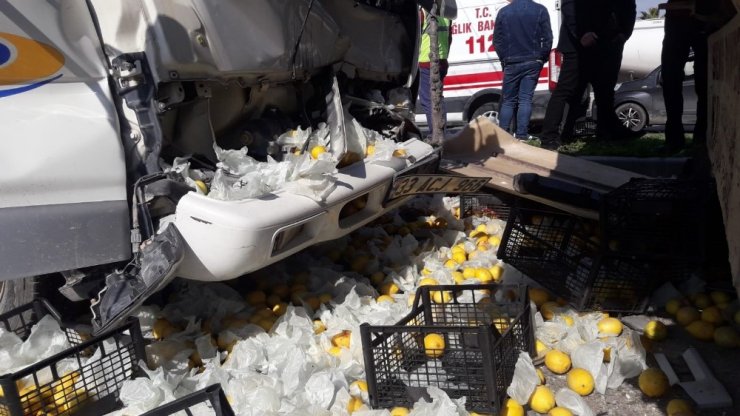 Tarsus’ta trafik kazası: 2 yaralı