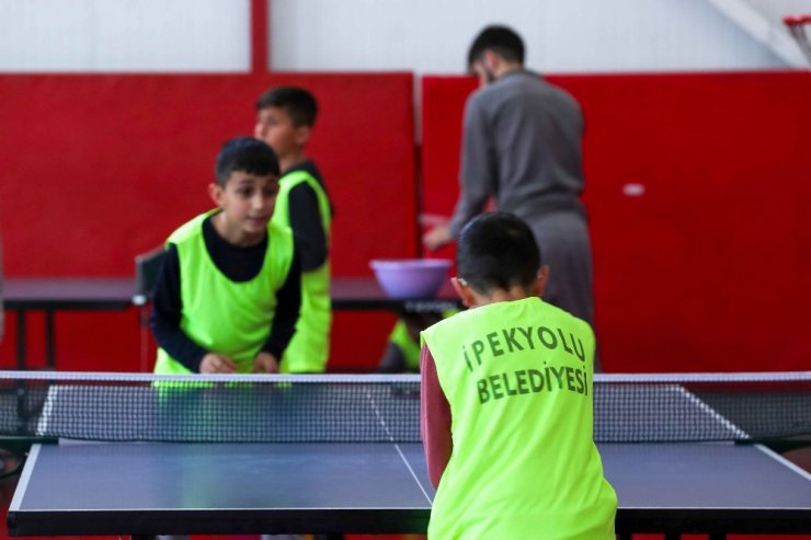 İpekyolu Belediyesinden “Bir Genç Bir Dünya” projesi