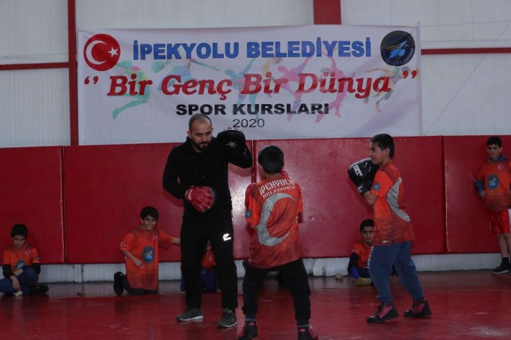 İpekyolu Belediyesinden “Bir Genç Bir Dünya” projesi