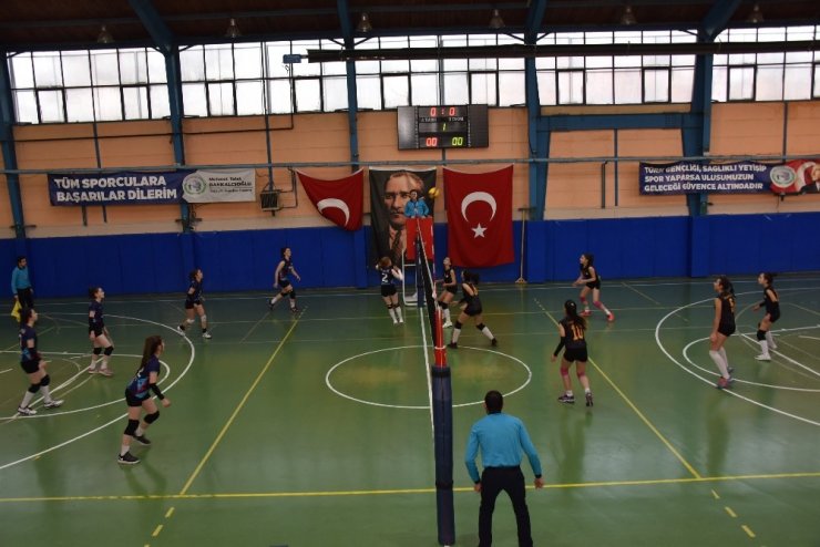 Yıldız Kızlar İl Şampiyonası başladı