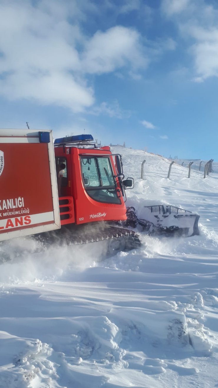 112 Acil Servis ekipleri kara kışta hastalara "Hızır" gibi yetişti