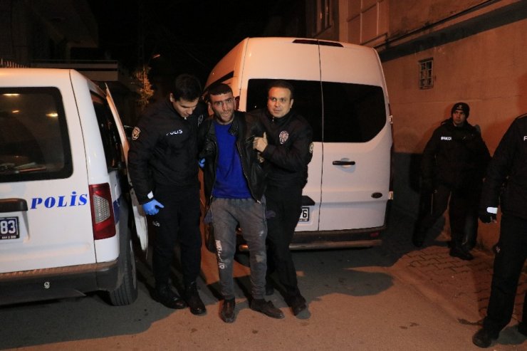 Araba hırsızı yakalanınca “ oyun zannettim” dedi