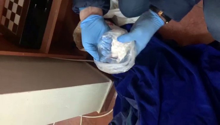 Uyuşturucu tacirlerine şafak operasyonu