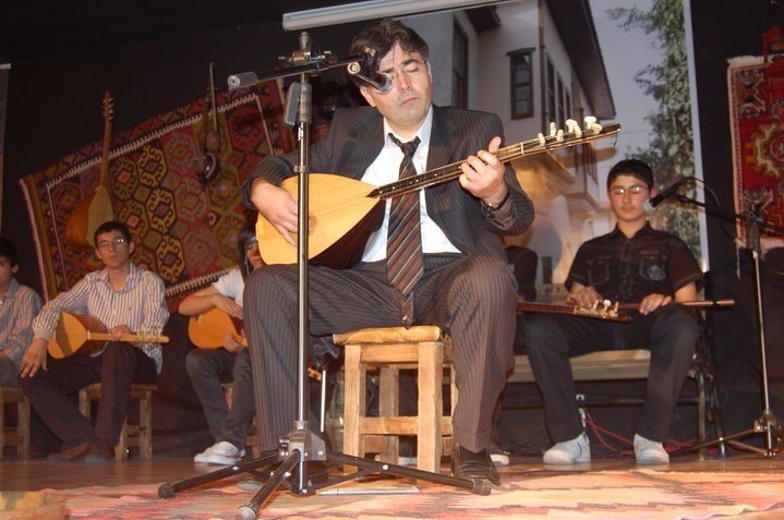 Müzik öğretmeni atölyesinde ölü bulundu