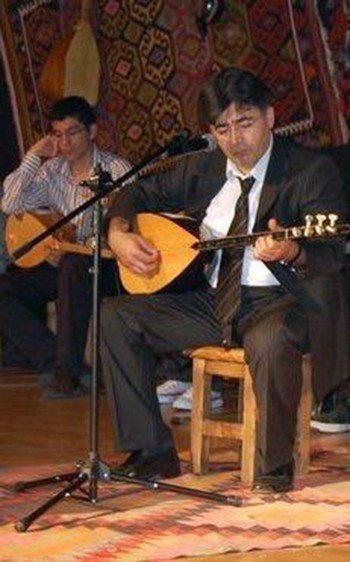 Müzik öğretmeni atölyesinde ölü bulundu