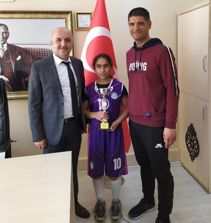 Ahmet Şerife Sanlı’nın küçük kızları namağlup şampiyon oldu