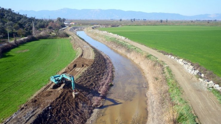 Söke Kisir Çayı ıslah çalışmasında sona yaklaşıldı