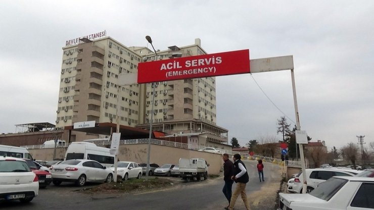Diyarbakır’da korkunç kaza: Başı aracın ön camına çarptı, ardından takla atarak arka camından içeri girdi