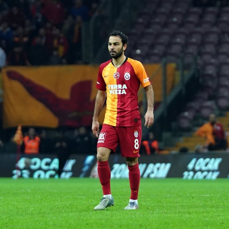 Derbinin en deneyimlisi Muslera