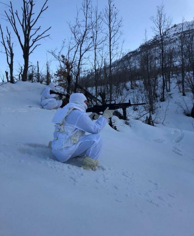 Derecik kırsalında AT-40 füzesi ele geçirildi