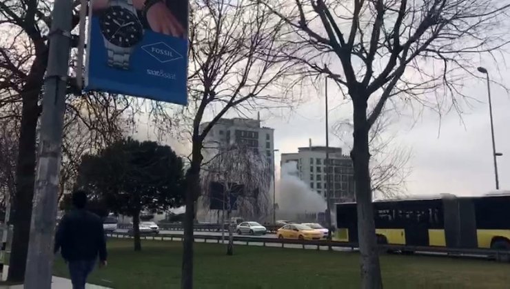 Kağıthane’de izolasyon çalışması yapılan binada yangın