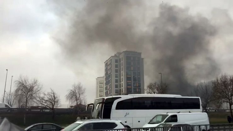 Kağıthane’de izolasyon çalışması yapılan binada yangın