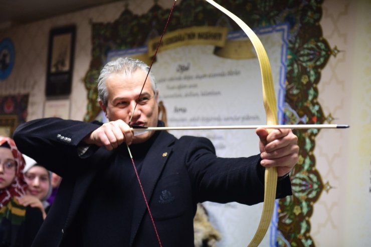 Karesi’de atlı okçuluk tanıtıldı