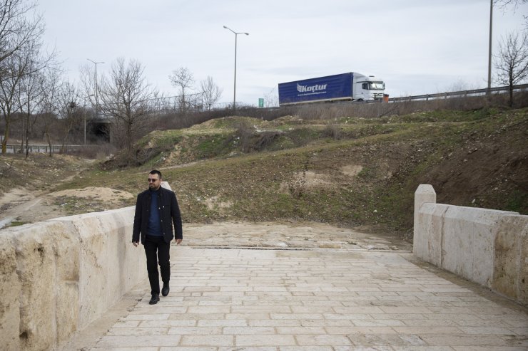 Kavşak içerisinde kalan tarihi köprü korunarak geleceğe aktarılıyor