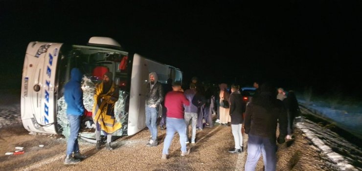 Kayseri’de yolcu otobüsü devrildi