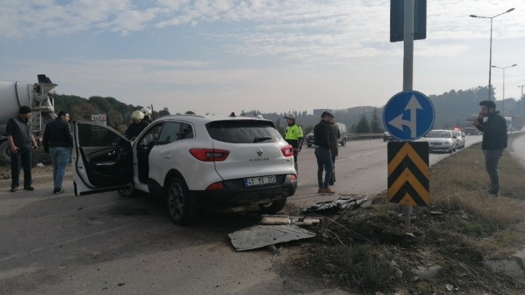Gebze’de kamyonla cip çarpıştı: 2 ağır yaralı