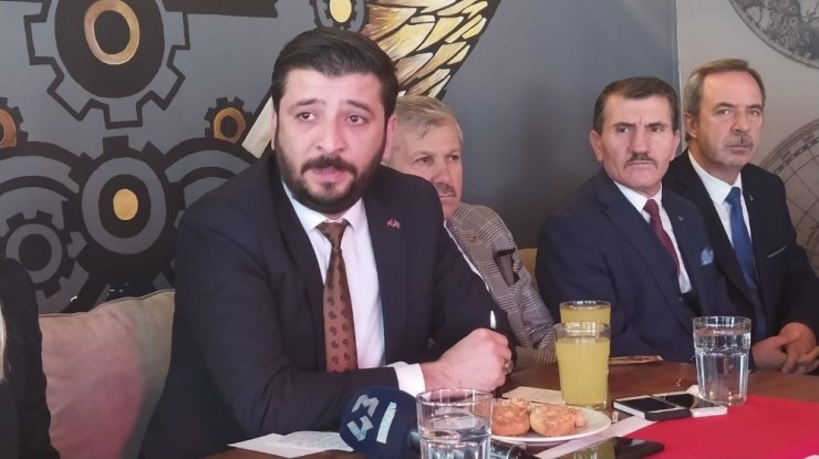 "Eğer bu hastane işi de stat hikayesine dönecekse prefabrik yapsınlar"