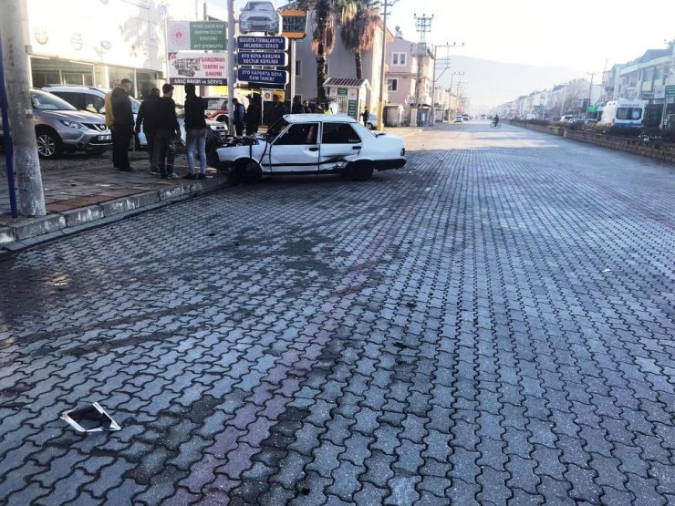 Emniyet kemeri takmayan sürücü otomobilden fırladı