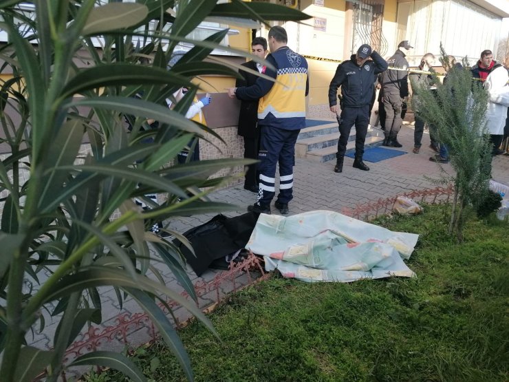 Samsun'da 7. kattan düşen kişi hayatını kaybetti