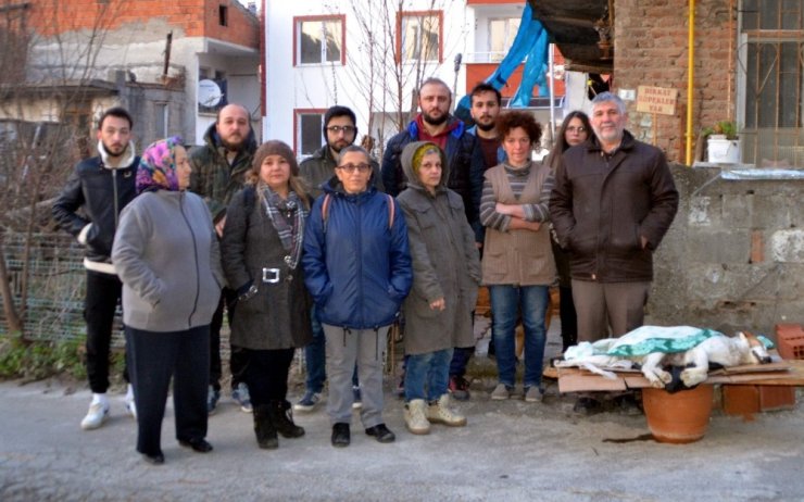 Köpeği için gözyaşı döktü