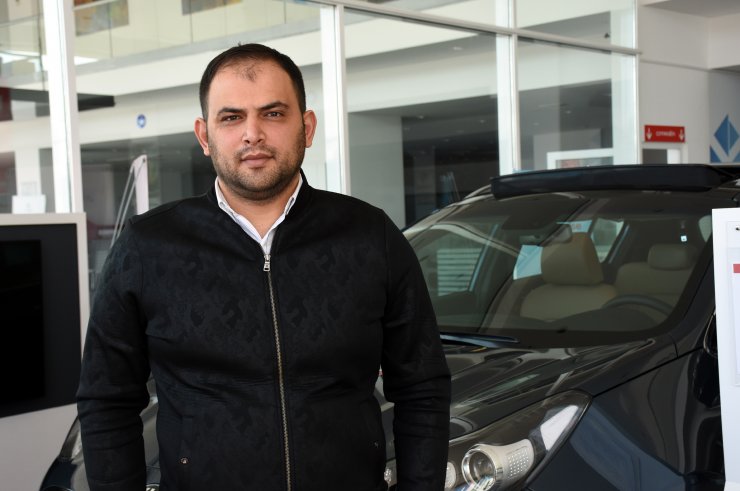 Sıfır otomobiller banttan inmeden satılıyor