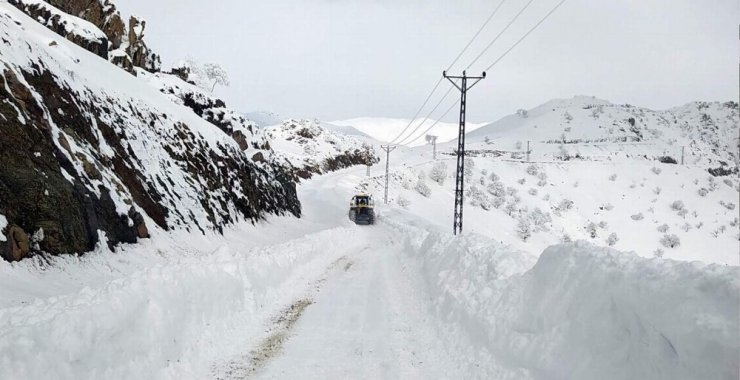 Siirt’te 15 köy yolu ulaşıma kapandı