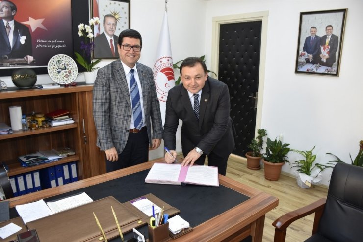 Hayvanlarda küpeleme ve sözleşme yetki devri protokolü