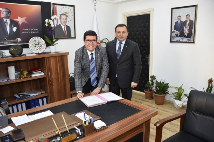 Hayvanlarda küpeleme ve sözleşme yetki devri protokolü