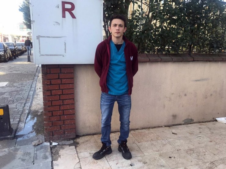 Ümraniye’de motosiklet hırsızlığı kamerada