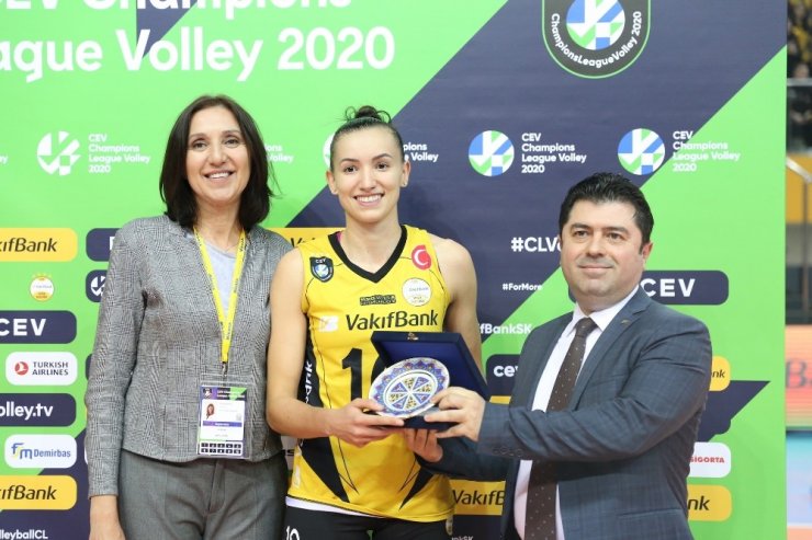 VakıfBank üst üste 11. kez çeyrek finalde