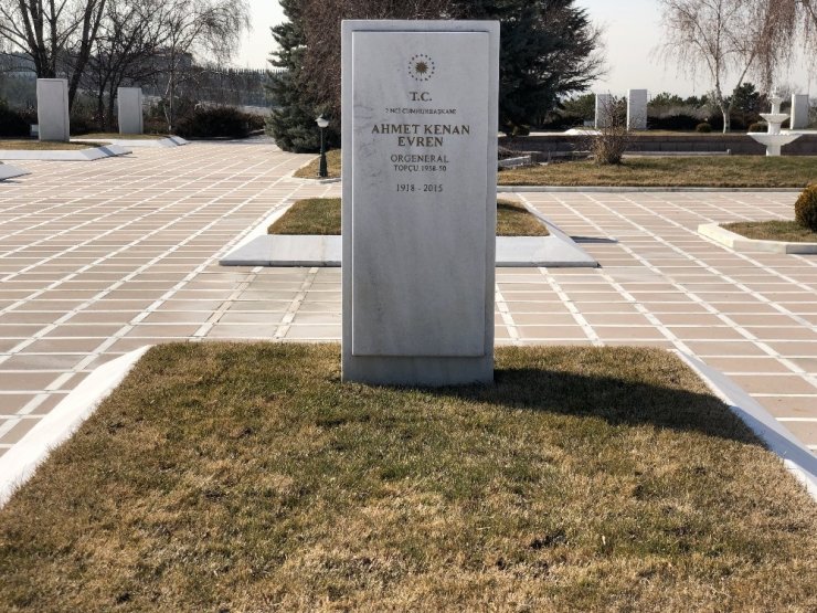 Yargıtay Cumhuriyet Başsavcılığından "Kenan Evren ve Tahsin Şahinkaya’nın rütbeleri alınsın" talebi