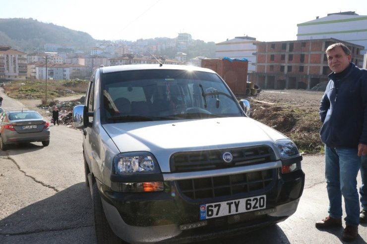 Gazetecinin babasına otomobil çarptı