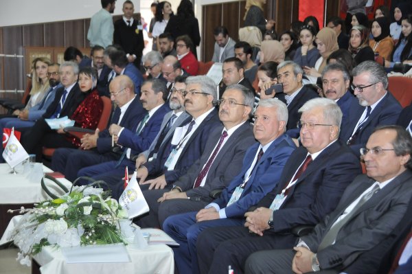 3.-uluslararasi-sosyal-ve-ekonomik-arastirmalar-kongresi-basladi-(5).jpg