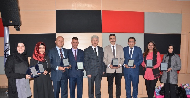 53.-kutuphaneler-haftasi-etkinlikleri-hos-bir-sada-ile-sona-erdi-(23).jpg