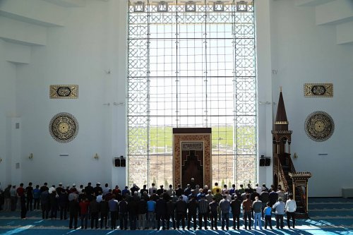 Hoca Ahmet Yesevi Camii ibadete açılıyor
